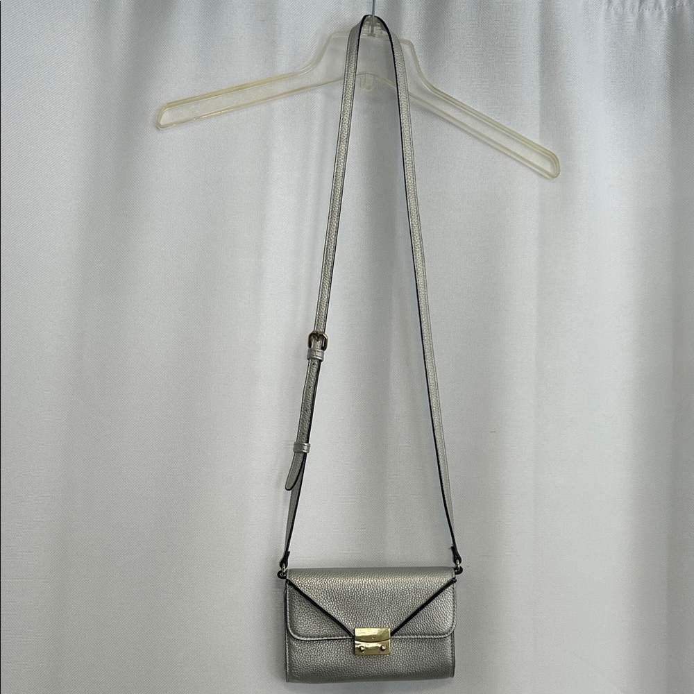 Elegant Silver Crossbody Bag